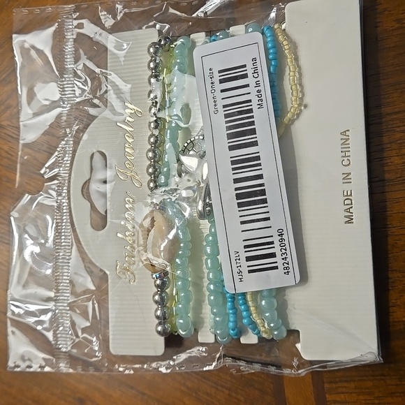 NWT 3pcs Vibrant Ocean-inspired Green Glass Beaded Charm Bracelet Set w/ Charms - Picture 5 of 5